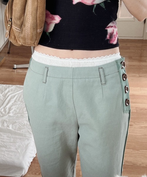 musubore(ムスボレ)の「frill capri pants / フリルカプリパンツ(その他パンツ・レディース・グリーン/ブラック・0/1)」の17枚目の写真