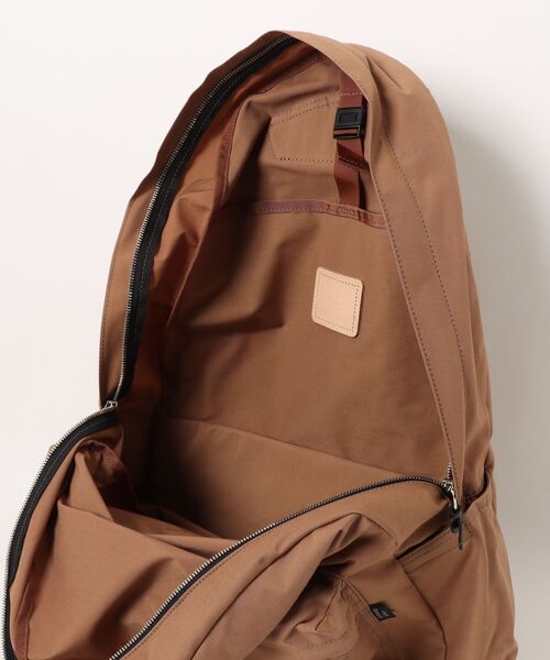 STANDARD SUPPLY（スタンダードサプライ）の「【STANDARD SUPPLY】COMMUTE DAYPACK（バックパック/リュック・メンズ・グレー/ライトブラウン・FREE）」の5枚目の写真
