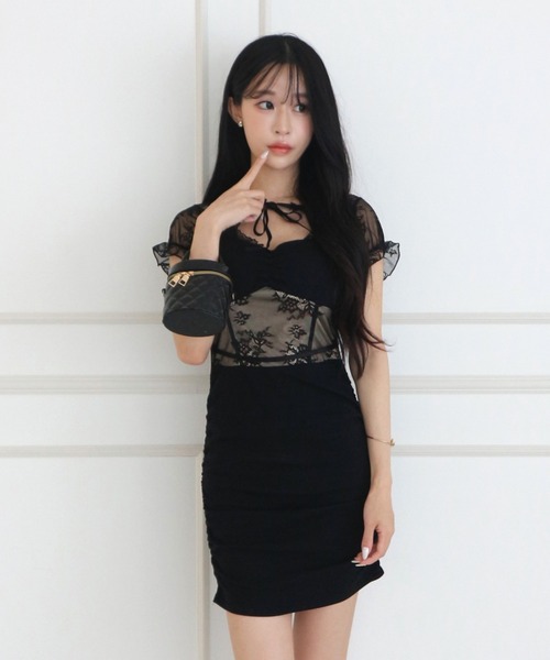 ALLuRing ChaRm(アリュリングチャーム)の「Lace Gathered Mini Dress / レースギャザーミニワンピース(ワンピース・レディース・ホワイト/ブラック・FREE)」の11枚目の写真