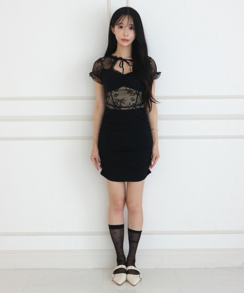 ALLuRing ChaRm(アリュリングチャーム)の「Lace Gathered Mini Dress / レースギャザーミニワンピース(ワンピース・レディース・ホワイト/ブラック・FREE)」の14枚目の写真