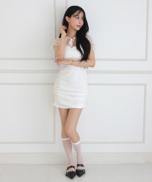 ALLuRing ChaRm(アリュリングチャーム)の「Lace Gathered Mini Dress / レースギャザーミニワンピース(ワンピース・レディース・ホワイト/ブラック・FREE)」の8枚目の写真