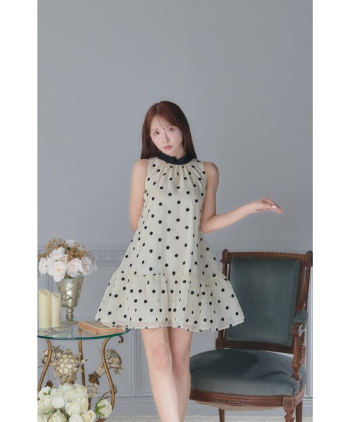 MISTREASS（ミストレアス）の「Bicolor Flocked Dot Dress（ワンピース・レディース・グレイッシュベージュ/ホワイト・FREE）」の4枚目の写真