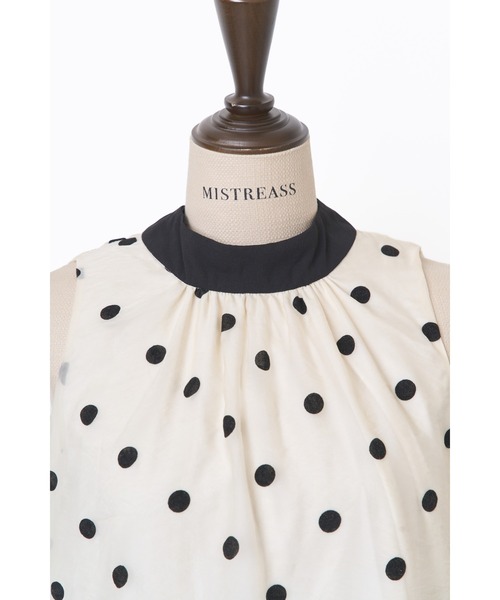 MISTREASS（ミストレアス）の「Bicolor Flocked Dot Dress（ワンピース・レディース・グレイッシュベージュ/ホワイト・FREE）」の10枚目の写真