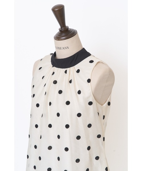 MISTREASS（ミストレアス）の「Bicolor Flocked Dot Dress（ワンピース・レディース・グレイッシュベージュ/ホワイト・FREE）」の11枚目の写真