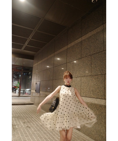 MISTREASS（ミストレアス）の「Bicolor Flocked Dot Dress（ワンピース・レディース・グレイッシュベージュ/ホワイト・FREE）」の17枚目の写真