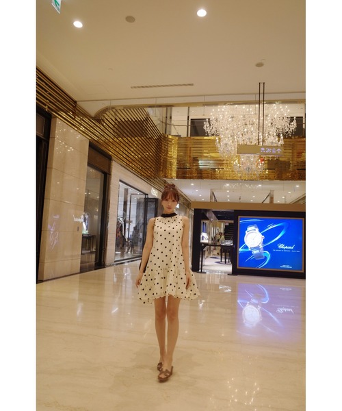 MISTREASS（ミストレアス）の「Bicolor Flocked Dot Dress（ワンピース・レディース・グレイッシュベージュ/ホワイト・FREE）」の19枚目の写真