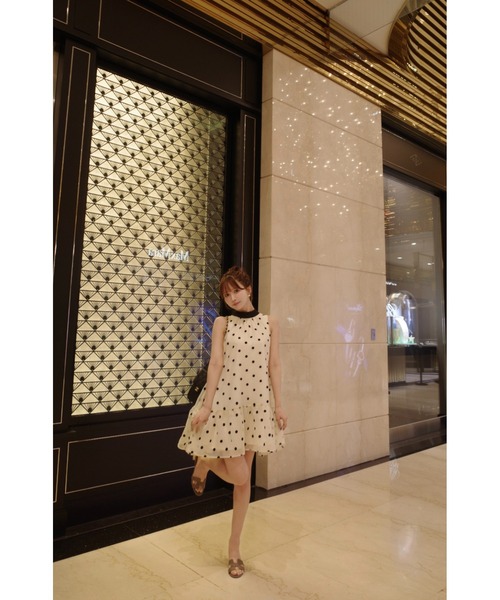 MISTREASS（ミストレアス）の「Bicolor Flocked Dot Dress（ワンピース・レディース・グレイッシュベージュ/ホワイト・FREE）」の20枚目の写真