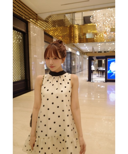 MISTREASS（ミストレアス）の「Bicolor Flocked Dot Dress（ワンピース・レディース・グレイッシュベージュ/ホワイト・FREE）」の21枚目の写真