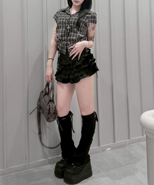 Never mind the XU / Chikashitsu+(ネバーマインド ザ エックスユー / チカシツプラス)の「【nmtc+】Drawstring Check Shirt / 【エヌエムティーシープラス】サイドリボン半袖チェックシャツ(シャツ/ブラウス・レディース・ブラック・ONE SIZE)」の8枚目の写真