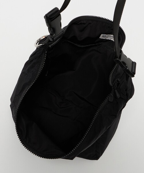BEAUTY&YOUTH UNITED ARROWS（ビューティーアンドユースユナイテッドアローズ）の「ライト ナイロン クロス ショルダーバッグ スモール（ショルダーバッグ・メンズ・ダークグレー/ブラック/ナチュラル・FREE）」の21枚目の写真