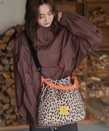 KiU（キウ）の「パデッドパラコードハンドル 2WAYトートバッグ (13L)（トートバッグ）」