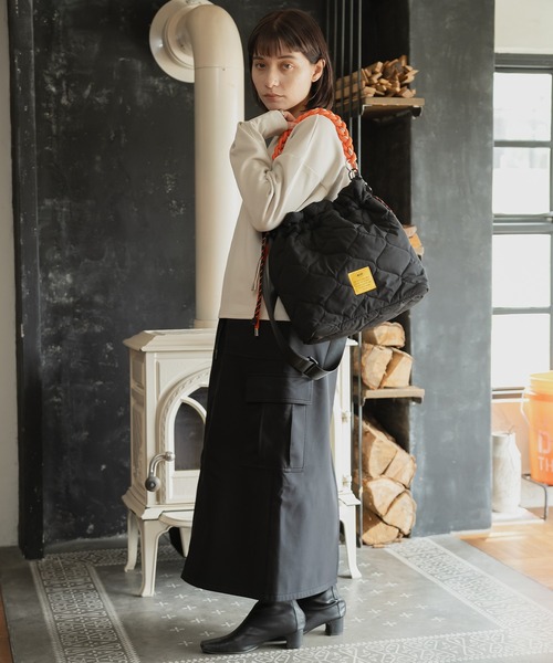 KiU(キウ)の「パデッドパラコードハンドル 2WAYトートバッグ (13L)(トートバッグ・レディース・アイボリー/レオパード/ブラック/グリーン・FREE)」の9枚目の写真