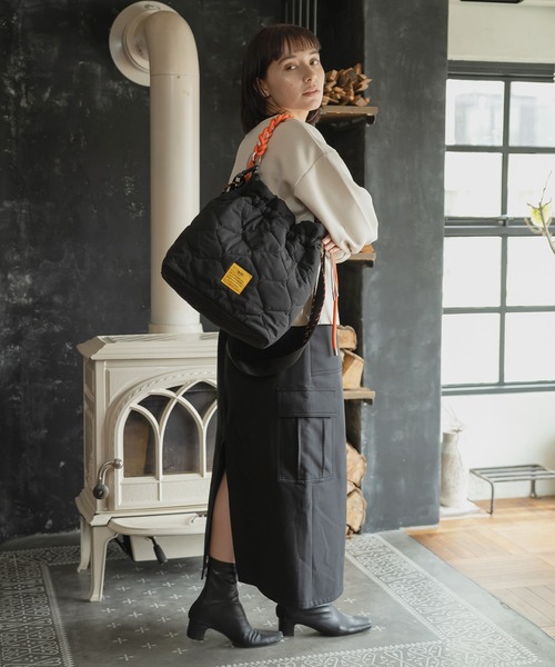 KiU(キウ)の「パデッドパラコードハンドル 2WAYトートバッグ (13L)(トートバッグ・レディース・アイボリー/レオパード/ブラック/グリーン・FREE)」の8枚目の写真