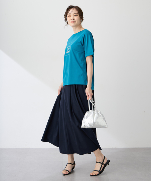 A/C DESIGN BY ALPHA CUBIC（エーシーデザインバイアルファキュービック）の「【ALCOLLAGEプリント】プリントボートネックＴシャツ【すごツヤ・UVカット・接触冷感】（Tシャツ/カットソー・レディース・ライトグレー/グリーン・M/L/LL）」の7枚目の写真
