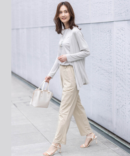 A/C DESIGN BY ALPHA CUBIC（エーシーデザインバイアルファキュービック）の「【ALCOLLAGEプリント】プリントボートネックＴシャツ【すごツヤ・UVカット・接触冷感】（Tシャツ/カットソー・レディース・ライトグレー/グリーン・M/L/LL）」の15枚目の写真