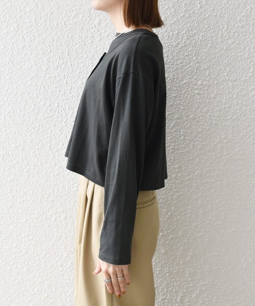 SHIPS any(シップス エニィ)の「SHIPS any:〈洗濯機可能〉レイヤード ノースリ TEE × カーディガン セット(Tシャツ/カットソー・レディース・ワイン/チャコールグレー/ナチュラル・ONE SIZE)」の12枚目の写真