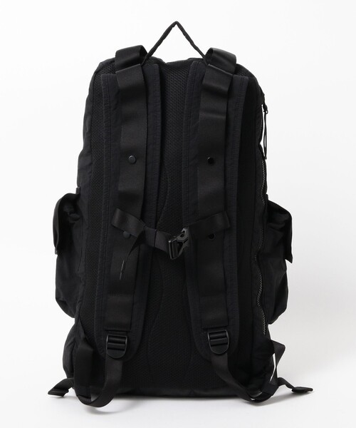 C.P. COMPANY（シーピーカンパニー）の「C.P. Company / Herringbone Mixed Backpack（バックパック/リュック・メンズ・ブラック・ONE SIZE）」の3枚目の写真