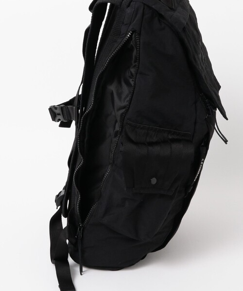C.P. COMPANY（シーピーカンパニー）の「C.P. Company / Herringbone Mixed Backpack（バックパック/リュック・メンズ・ブラック・ONE SIZE）」の4枚目の写真