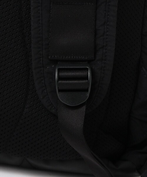 C.P. COMPANY（シーピーカンパニー）の「C.P. Company / Herringbone Mixed Backpack（バックパック/リュック・メンズ・ブラック・ONE SIZE）」の7枚目の写真