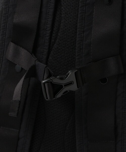 C.P. COMPANY（シーピーカンパニー）の「C.P. Company / Herringbone Mixed Backpack（バックパック/リュック・メンズ・ブラック・ONE SIZE）」の8枚目の写真