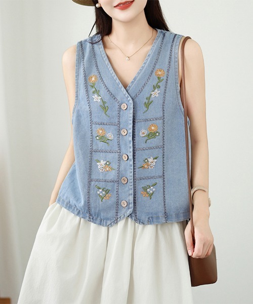 ONEP STAR(ワンピスター)の「花刺繍デニムVネックベスト(ベスト・レディース・ライトブルー・MEDIUM/LARGE/X-LARGE)」の4枚目の写真