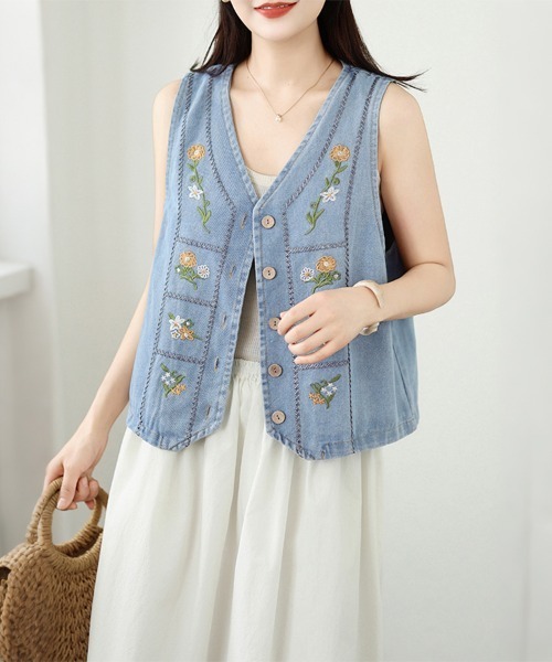 ONEP STAR(ワンピスター)の「花刺繍デニムVネックベスト(ベスト・レディース・ライトブルー・MEDIUM/LARGE/X-LARGE)」の6枚目の写真