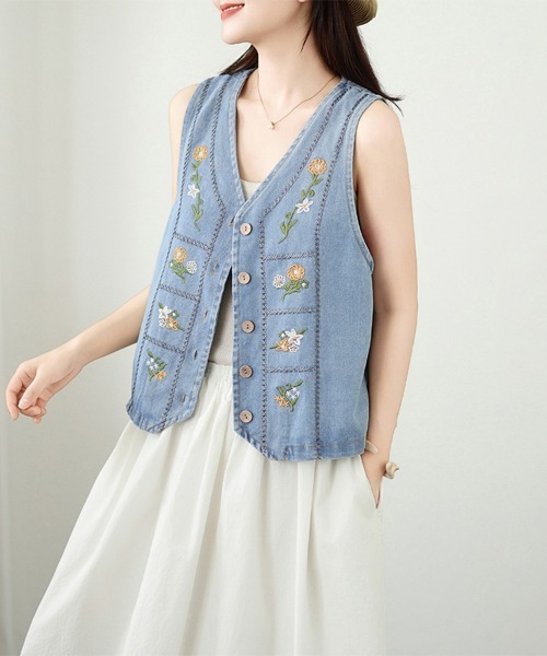 ONEP STAR(ワンピスター)の「花刺繍デニムVネックベスト(ベスト・レディース・ライトブルー・MEDIUM/LARGE/X-LARGE)」の7枚目の写真