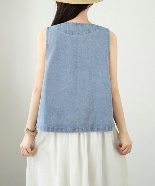 ONEP STAR(ワンピスター)の「花刺繍デニムVネックベスト(ベスト・レディース・ライトブルー・MEDIUM/LARGE/X-LARGE)」の8枚目の写真