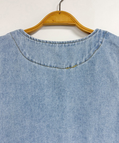 ONEP STAR(ワンピスター)の「花刺繍デニムVネックベスト(ベスト・レディース・ライトブルー・MEDIUM/LARGE/X-LARGE)」の11枚目の写真