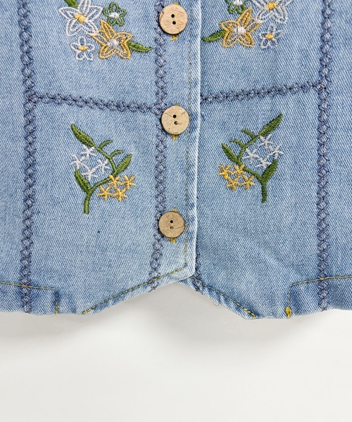 ONEP STAR(ワンピスター)の「花刺繍デニムVネックベスト(ベスト・レディース・ライトブルー・MEDIUM/LARGE/X-LARGE)」の13枚目の写真