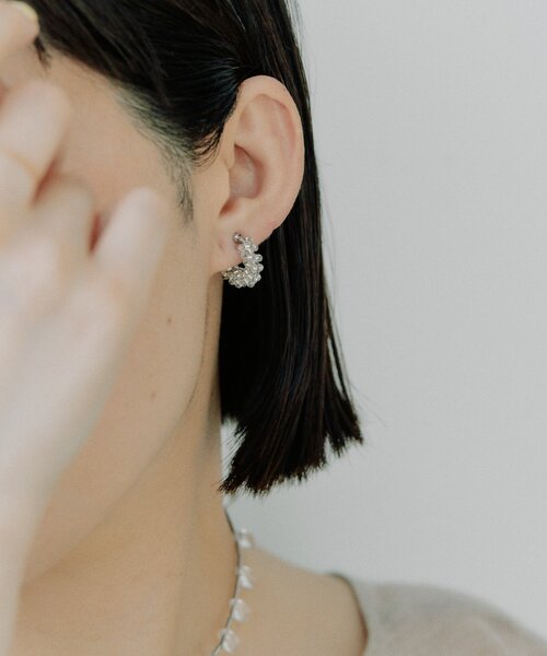 ear PAPILLONNER(イアパピヨネ)の「クリアビーズフープイヤリング(イヤリング・レディース・クリア・FREE)」の6枚目の写真