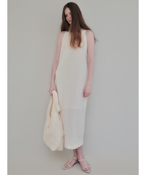 NOWNS(ナウンス)の「Lena | Crinkled bag(ショルダーバッグ・レディース・アイボリー・FREE)」の8枚目の写真