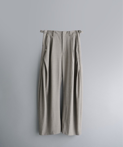 CONZ(コンズ)の「curved leg trousers 3.0 buckle(スラックス・メンズ・ブラック/ベージュ/ブラウン・1/2/4/3)」の20枚目の写真