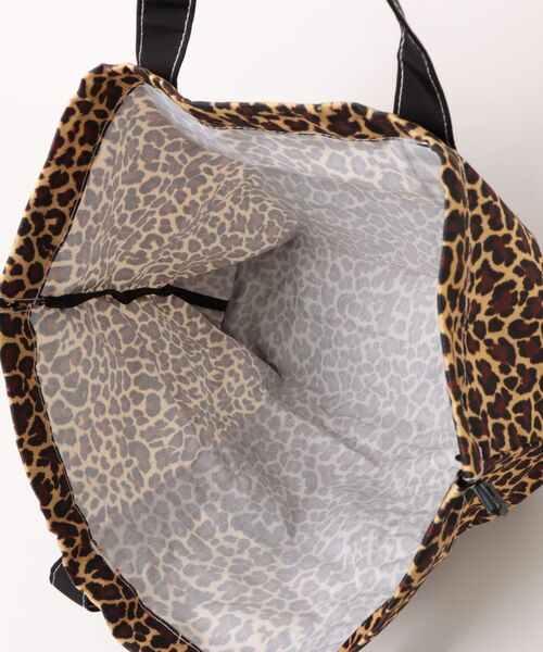 Gready Brilliant(グレディブリリアン)の「Drifter TOTE L(トートバッグ・レディース・ベージュ/レオパード・FREE)」の18枚目の写真
