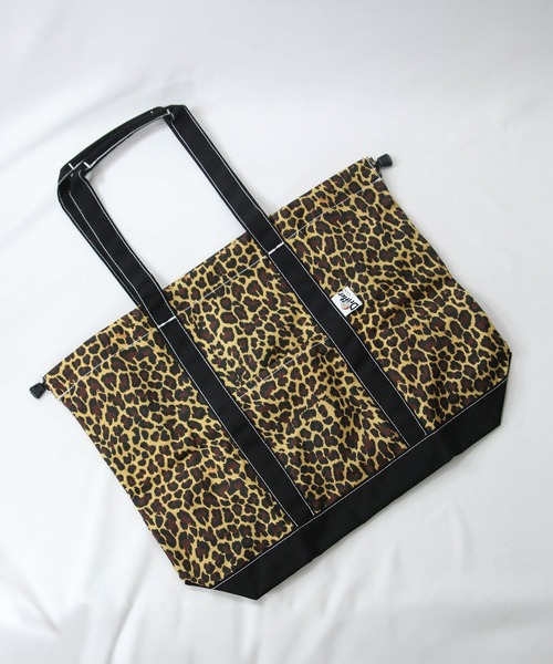 Gready Brilliant(グレディブリリアン)の「Drifter TOTE L(トートバッグ・レディース・ベージュ/レオパード・FREE)」の4枚目の写真