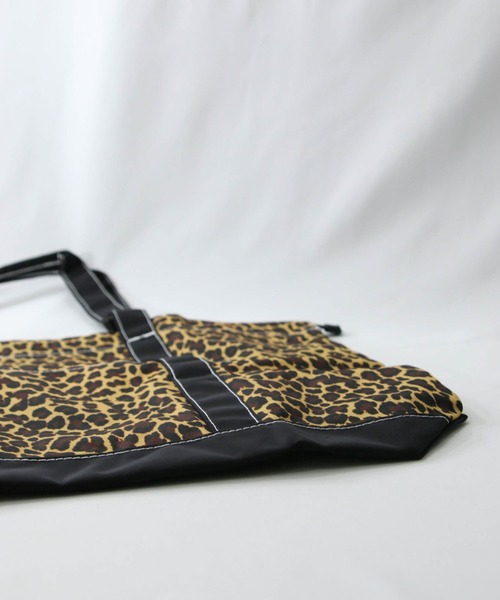 Gready Brilliant(グレディブリリアン)の「Drifter TOTE L(トートバッグ・レディース・ベージュ/レオパード・FREE)」の10枚目の写真