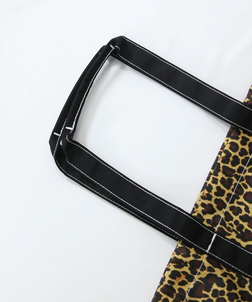 Gready Brilliant(グレディブリリアン)の「Drifter TOTE L(トートバッグ・レディース・ベージュ/レオパード・FREE)」の11枚目の写真