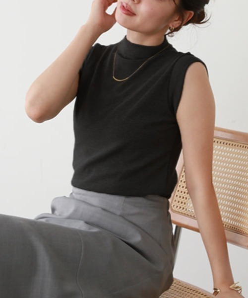 fifth(フィフス)の「モックネックフレンチスリーブTシャツ(Tシャツ/カットソー・レディース・グレー/ブラウン/ブラック・M)」の2枚目の写真