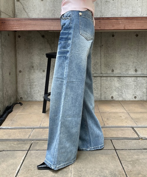 ROGER AND RAW（ロジャーアンドロウ）の「スタッズ×ビジューデコ デニムワイドパンツ（デニムパンツ・レディース・ブルー・SMALL/MEDIUM）」の19枚目の写真