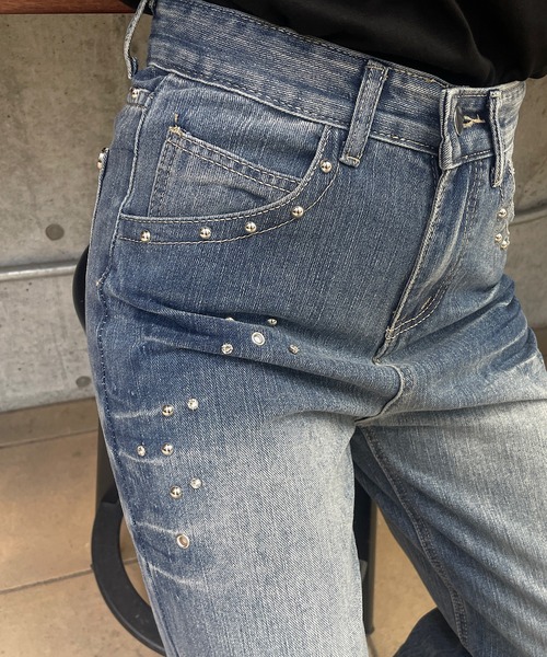 ROGER AND RAW（ロジャーアンドロウ）の「スタッズ×ビジューデコ デニムワイドパンツ（デニムパンツ・レディース・ブルー・SMALL/MEDIUM）」の3枚目の写真
