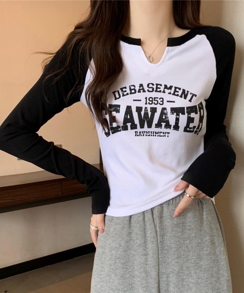 Lips（リップス）の「スリットネックとバイカラーデザインが映える！大人カジュアルなロゴラグランTシャツ（Tシャツ/カットソー・レディース・ベージュ/ホワイト・FREE）」の5枚目の写真