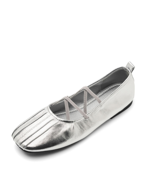 SPUR（シュプール）の「マルチストラッププリーツバレエフラットシューズ 2cm -WA9001 (4カラー)（バレエシューズ・レディース・アイボリー/ブラック/ダークパープル/シルバー・22.5cm/25cm/24.5cm/24cm/23.5cm/23cm）」の21枚目の写真