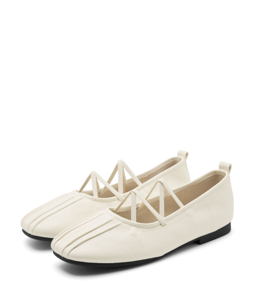 SPUR（シュプール）の「マルチストラッププリーツバレエフラットシューズ 2cm -WA9001 (4カラー)（バレエシューズ・レディース・アイボリー/ブラック/ダークパープル/シルバー・22.5cm/25cm/24.5cm/24cm/23.5cm/23cm）」の7枚目の写真