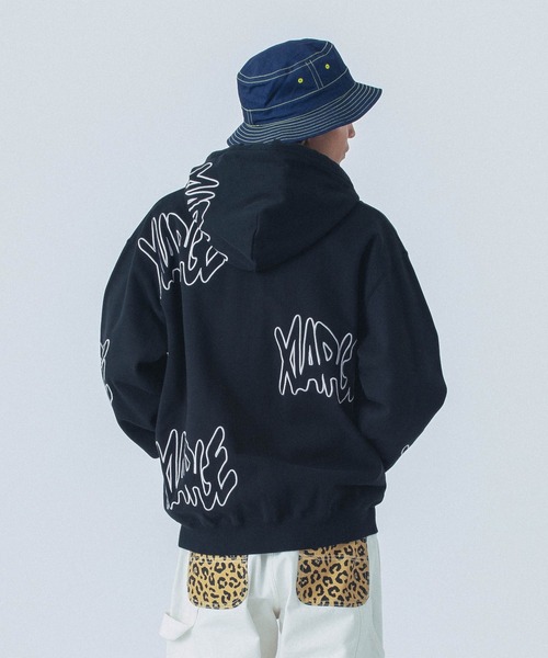 XLARGE(エクストララージ)の「ALLOVER LOGO ZIP HOODED SWEATSHIRT(パーカー・メンズ・ブルー/ピンク/ブラック・S/M/L/XL)」の4枚目の写真