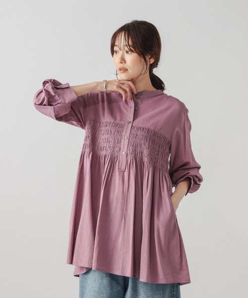 GLOBAL WORK（グローバルワーク）の「シャーリングシャツチュニック/ 1063248（チュニック・レディース・パープル系その他7/オフホワイト・FREE）」の2枚目の写真