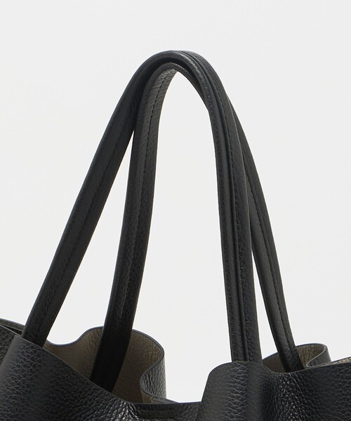 VIOLAd'ORO(ヴィオラドーロ)の「<VIOLAd’ORO>TRERO レザー トートバッグ L(トートバッグ・レディース・ブラック/ダークブラウン・FREE)」の16枚目の写真