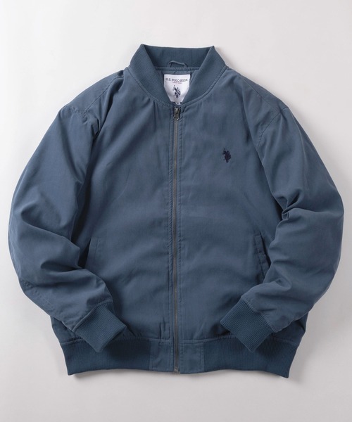 U.S. POLO ASSN.(ユーエスポロアッスン)の「【80】【U.S. POLO ASSN./ユーエスポロアッスン】 MA-1 中綿 リブブルゾン/ジャケット/オーバーサイズ/ワンポイント/ピーチ起毛/刺繍/ミリタリー/ユニセックス/レディース/メンズ(ブルゾン・メンズ・カーキ/ブルー/ライトブラウン/ブラック・M/L)」の4枚目の写真