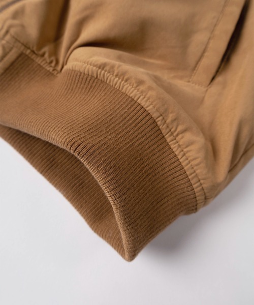 U.S. POLO ASSN.(ユーエスポロアッスン)の「【80】【U.S. POLO ASSN./ユーエスポロアッスン】 MA-1 中綿 リブブルゾン/ジャケット/オーバーサイズ/ワンポイント/ピーチ起毛/刺繍/ミリタリー/ユニセックス/レディース/メンズ(ブルゾン・メンズ・カーキ/ブルー/ライトブラウン/ブラック・M/L)」の9枚目の写真