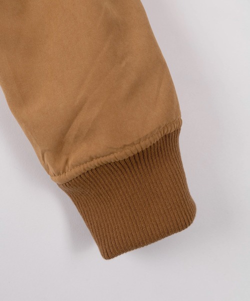 U.S. POLO ASSN.(ユーエスポロアッスン)の「【80】【U.S. POLO ASSN./ユーエスポロアッスン】 MA-1 中綿 リブブルゾン/ジャケット/オーバーサイズ/ワンポイント/ピーチ起毛/刺繍/ミリタリー/ユニセックス/レディース/メンズ(ブルゾン・メンズ・カーキ/ブルー/ライトブラウン/ブラック・M/L)」の10枚目の写真