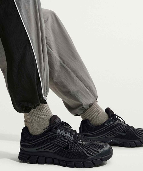 NIKE（ナイキ）の「ナイキ ズーム スカイロン 11 シューズ / Nike Zoom Skylon 11 Shoes IU1869-002 Black（スニーカー・メンズ・ブラック・24/29/26.5/27.5/27/26/30/29.5/25.5/25/24.5/28.5/28）」の2枚目の写真